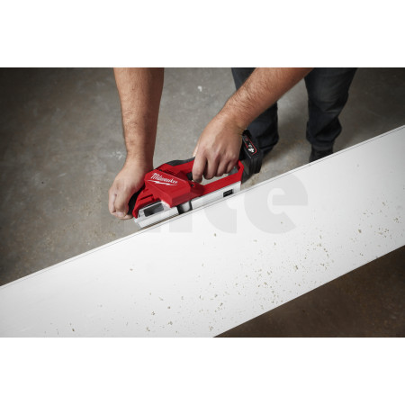MILWAUKEE M12™  bezuhlíkový hoblík 4933492852