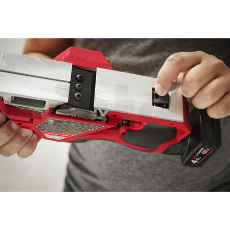 MILWAUKEE M12™  bezuhlíkový hoblík 4933492852