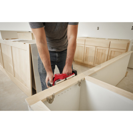 MILWAUKEE M12™  bezuhlíkový hoblík 4933492852