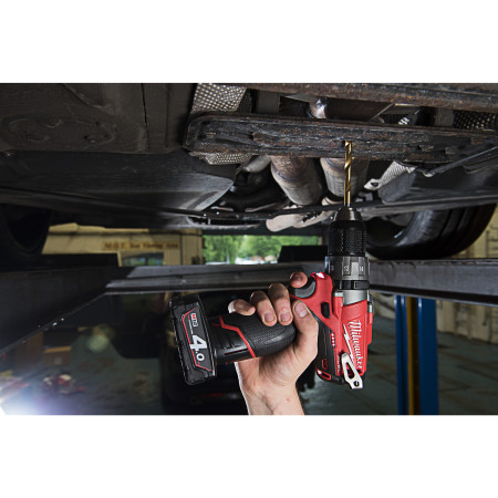 MILWAUKEE M12 FUEL™ 2-rychlostní kompaktní vrtačka/šroubovák 4933441115
