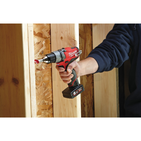 MILWAUKEE M12 FUEL™ 2-rychlostní kompaktní vrtačka/šroubovák 4933440390