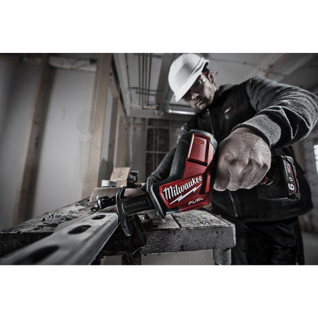 MILWAUKEE M12 CHZ-602X FUEL HACKZAL kompaktní pilka na kov 4933501117