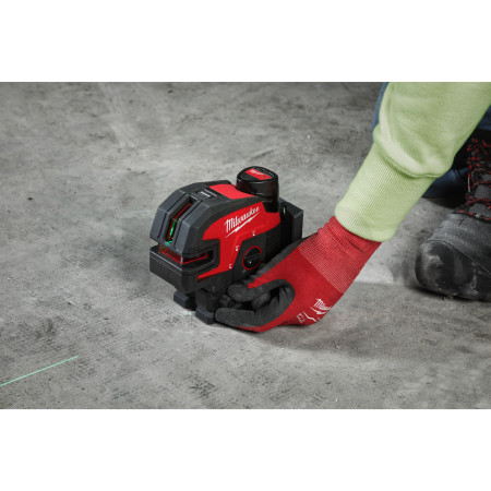 MILWAUKEE M12™ křížový liniový laser se 4 body 4933479204
