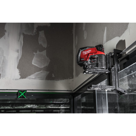 MILWAUKEE M12™ zelený kombinovaný křížový liniovo-bodový laser 4933478245