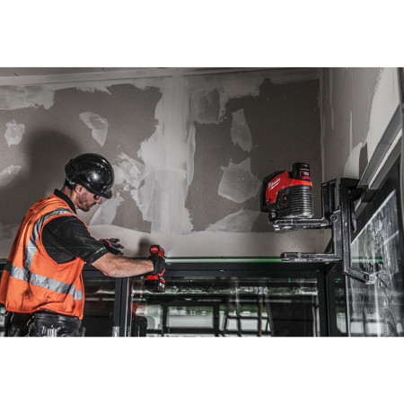 MILWAUKEE M12™ zelený kombinovaný křížový liniovo-bodový laser 4933478245