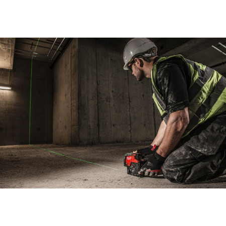 MILWAUKEE M12™ zelený kombinovaný křížový liniovo-bodový laser 4933478245