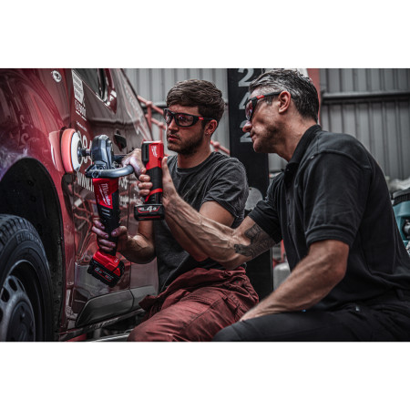 MILWAUKEE M12™ detailingové světlo 4933478867
