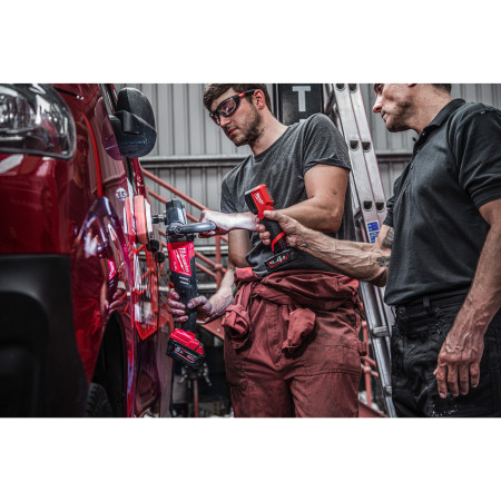 MILWAUKEE M12™ detailingové světlo 4933478867