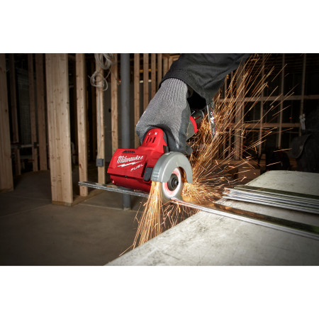 MILWAUKEE M12 FUEL™ kompaktní univerzální okružní pila 4933464619
