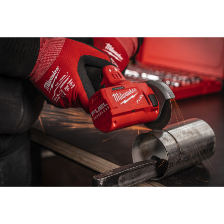 MILWAUKEE M12 FUEL™ kompaktní univerzální okružní pila 4933464619