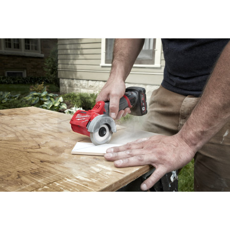 MILWAUKEE M12 FUEL™ kompaktní univerzální okružní pila 4933464620