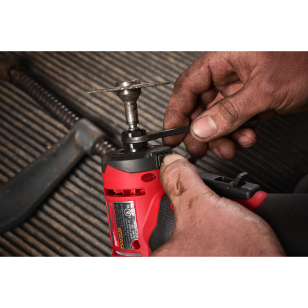 MILWAUKEE M12 FDGA2-522BA FUEL úhlová bruska s variabilní rychlostí 1x5.0Ah + 1x2.0Ah 4933500525