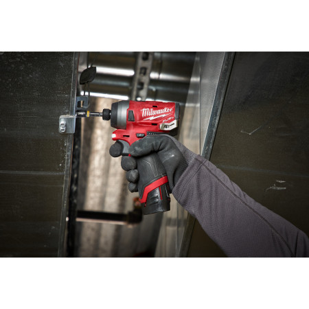 MILWAUKEE M12 FUEL™ kompaktní ¼″ šestihranný rázový utahovák 4933471392