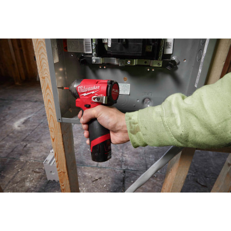 MILWAUKEE M12 FUEL™ subkompaktní rázový utahovák ¼″ hex 4933479877