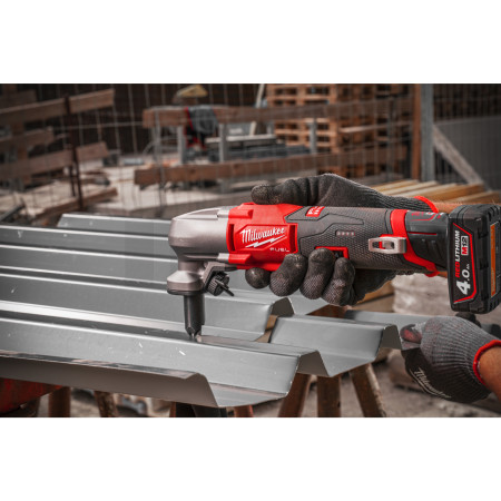 MILWAUKEE M12 FNB16-402X M12 FUEL prostřihovač plechu 1,6 mm 4933479619