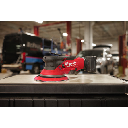 MILWAUKEE M12 FUEL™ 150 mm excentrická bruska s oběžným kolem 2,5 mm 4933493649