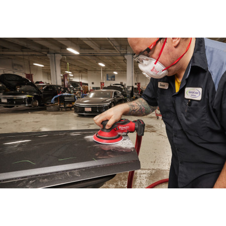 MILWAUKEE M12 FUEL™ 150 mm excentrická bruska s oběžným kolem 2,5 mm 4933493649