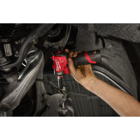 MILWAUKEE M12 FSCIWF38-0 FUEL ⅜″ subkompaktní rázový utahovák s třecím kroužkem, 305 Nm, bez aku 4933498969