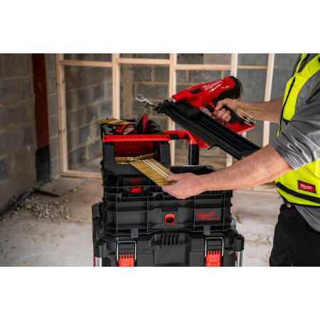 MILWAUKEE PACKOUT™ kompaktní přepravka 4932499347