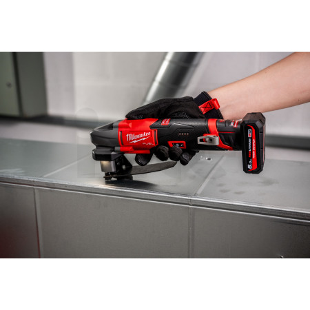 MILWAUKEE M12 FUEL™ prostřihovací nůžky na plech 4933502338