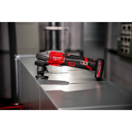 MILWAUKEE M12 FUEL™ prostřihovací nůžky na plech 4933502338