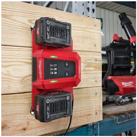 MILWAUKEE M18 MDBSC mobilní super nabíječka se dvěma sloty 4932498557