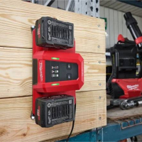 MILWAUKEE M18 MDBSC mobilní super nabíječka se dvěma sloty 4932498557