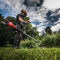 MILWAUKEE M18 F2BCU-0 FUEL křovinořez na dva akumulátory 4933480859