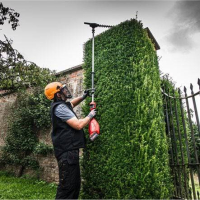 MILWAUKEE M18 FHETE22-0 FUEL prodloužený tyčový plotostřih 216 cm 4933498515