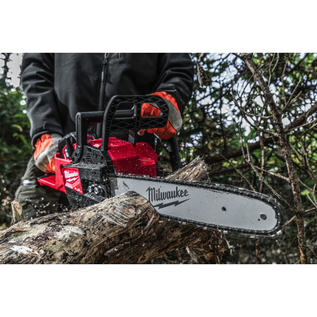 MILWAUKEE M18 FCHS35-122 FUEL Řetězová pila s lištou 35 cm 4933499223