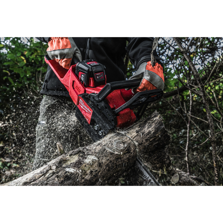 MILWAUKEE M18 FCHS35-122 FUEL Řetězová pila s lištou 35 cm 4933499223