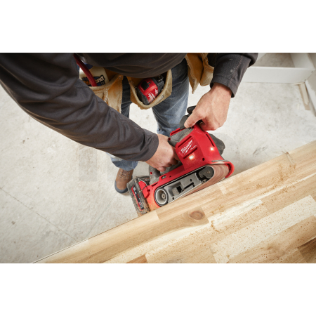 MILWAUKEE M18 FBTS75 M18 FUEL™ 75 mm pásová bruska 4933479616