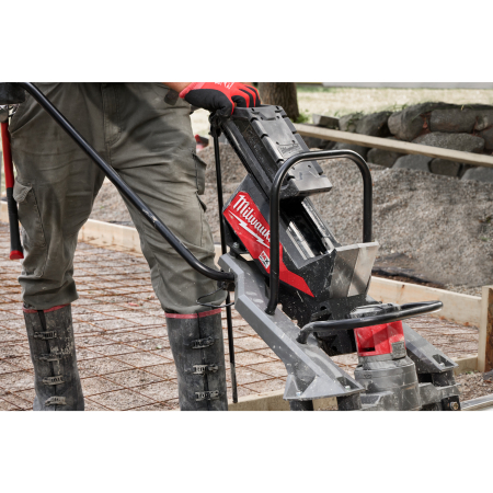MILWAUKEE MX FUEL™ stahovací vibrační lišta 4933479772
