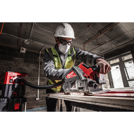 MILWAUKEE M18 FUEL™ 55 mm ponorná pila na dřevo a plast 4933478778