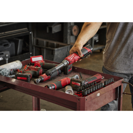 MILWAUKEE M12 FUEL™ ¼″ vysokorychlostní ráčna s prodlouženou hlavou 4933480790