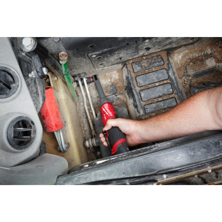 MILWAUKEE M12 FUEL™ ⅜″ vysokorychlostní ráčna s prodlouženou hlavou 4933480791