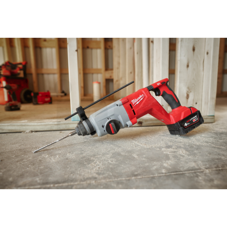MILWAUKEE M18™ bezuhlíkové vrtací kladivo SDS-Plus 26 mm s rukojetí typu D 4933492480