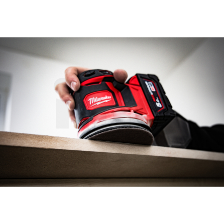 MILWAUKEE M18BOS125-502B - M18™ 125 mm excentrická bruska 4933464229
