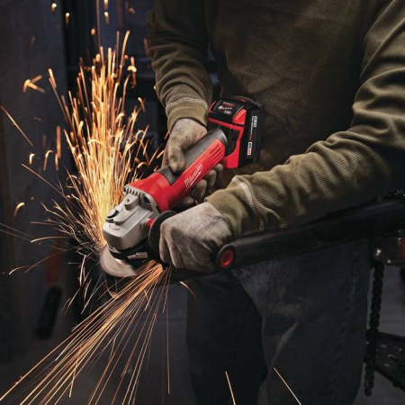 MILWAUKEE HD18 AG-125-402C M18 Aku úhlová bruska s kolébkovým spínačem 125 mm 4933441507