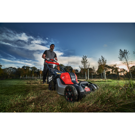 MILWAUKEE M18 F2LM4 Aku sekačka na trávu, záběr 46 cm, s pojezdem, s košem, 2x aku M18 FB8 + nabíječka  4933499215