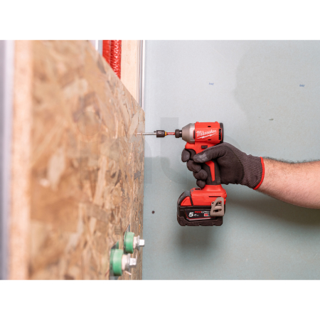 MILWAUKEE M18™ kompaktní bezuhlíkový rázový utahovák ¼″ Hex 4933492839